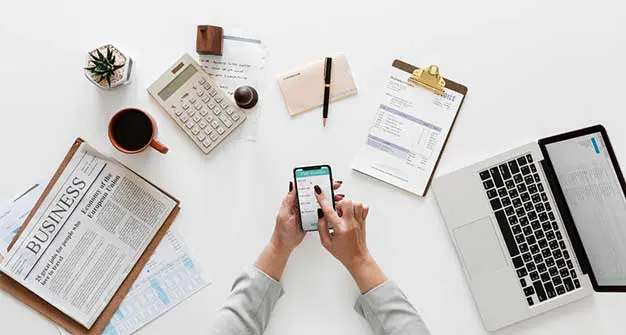 Difference-between-Fintech-and-Banks-1